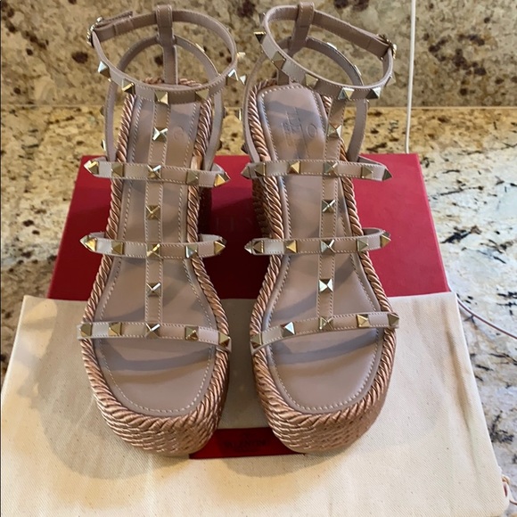 Gorgeous Valentino Leather Espadrille wedge sandal - Picture 3 of 17
